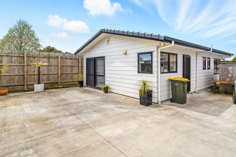 3 Randwick Place, Randwick Park, Auckland - Carousel 1