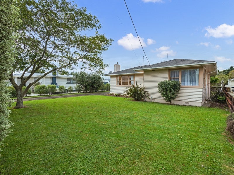 9 Tararua Terrace, Cloverlea, Palmerston North - Carousel 2