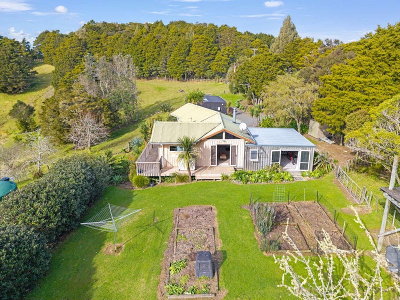 763 Owhiwa Road, Onerahi - Carousel 1