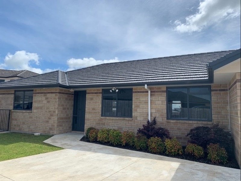 15 Sinead Court, Grandview Heights, Hamilton - Carousel 1