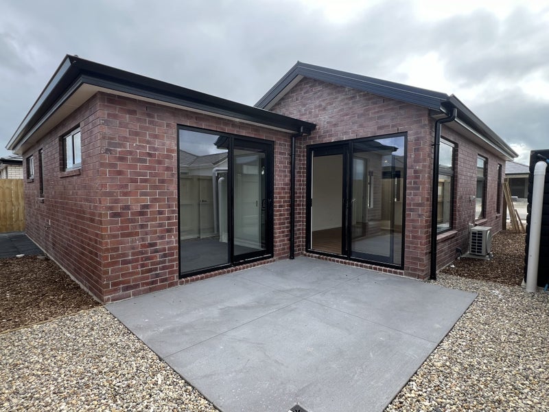 24 Waruhia Crescent, Rototuna North, Hamilton - Carousel 8