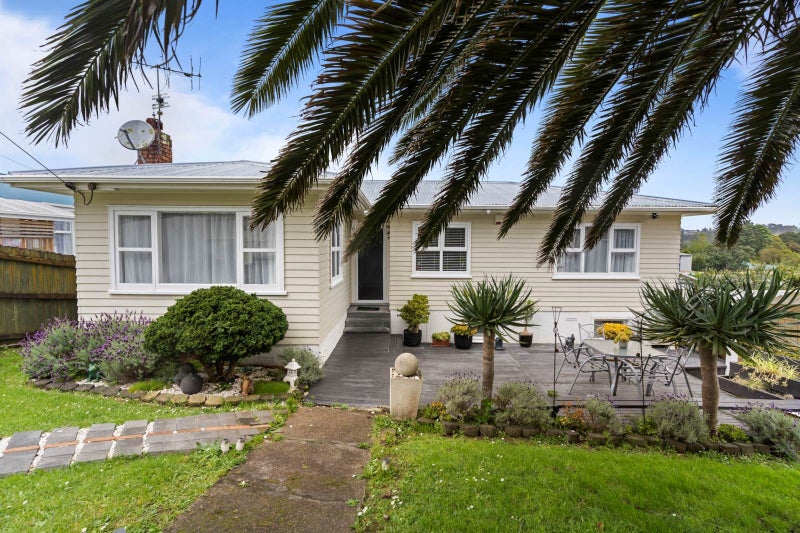 4 Saffron Street, Birkdale, Auckland - Carousel 1