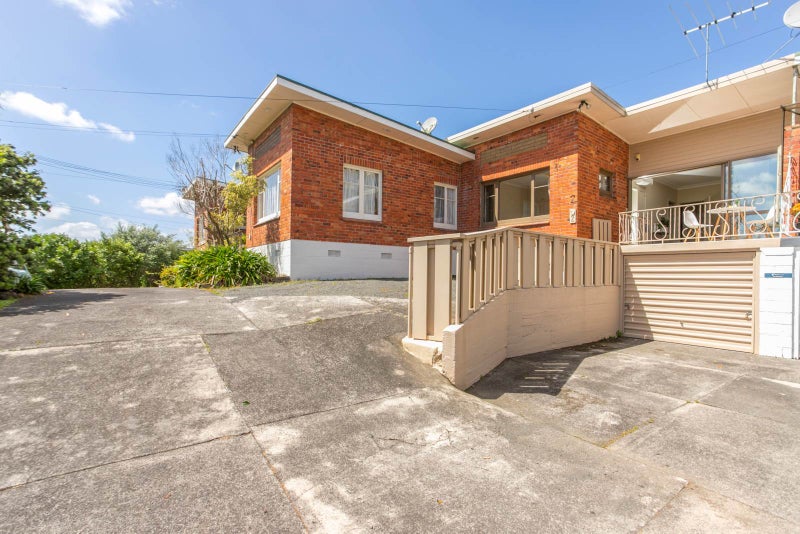 2/221 Mount Smart Road, Onehunga, Auckland - Carousel 1