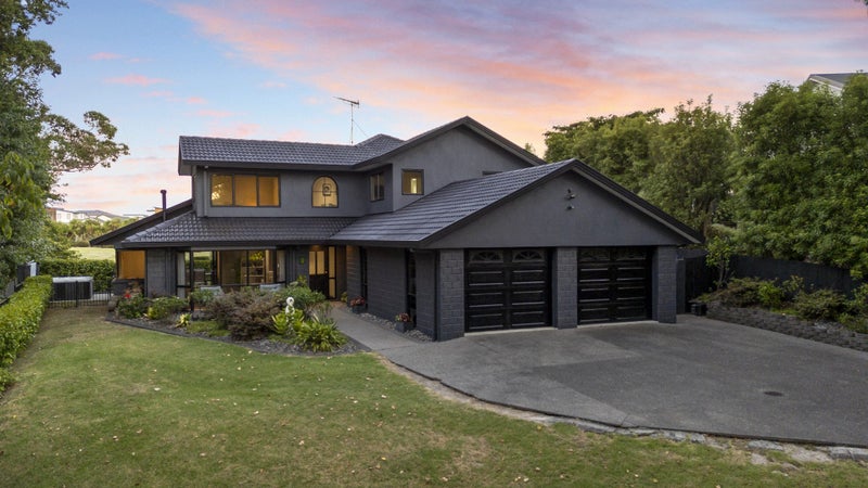 18 Blakewell Place, Beachlands, Auckland - Carousel 1