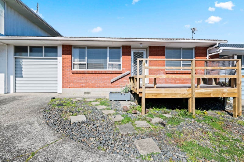 2/5 Dodson Avenue, Milford, Auckland - Carousel 1