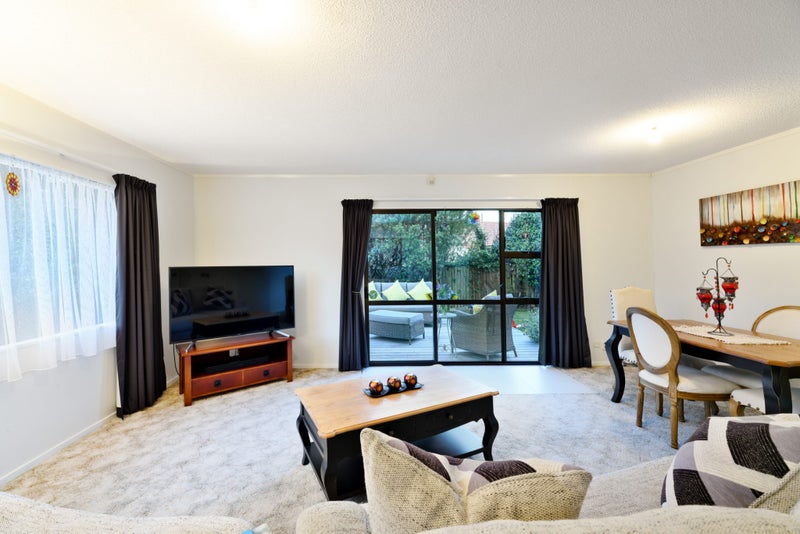2/23 Septimus Place, Henderson, Auckland - Carousel 2