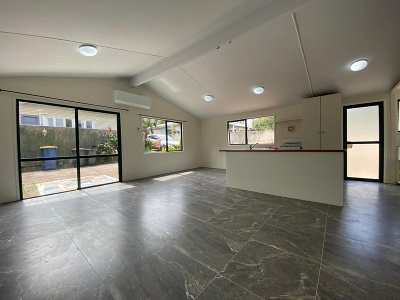 1014A Great North Road, Point Chevalier, Auckland - Carousel 2