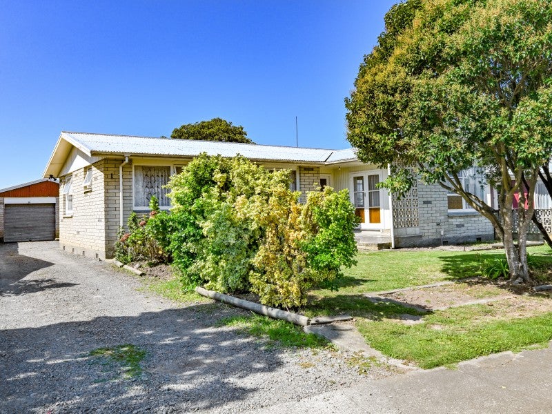 14 Deal Crescent, Flaxmere, Hastings - Carousel 1