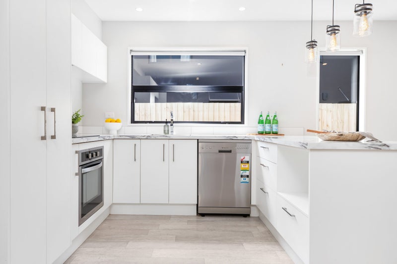 1/22 Grove Road, Addington, Christchurch - Carousel 2