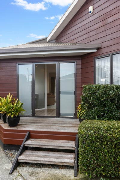 2/47 Alverston Street, Waterview, Auckland - Carousel 2