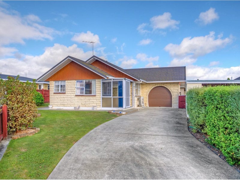2 Lawrence Place, Otara, Auckland - Carousel 1