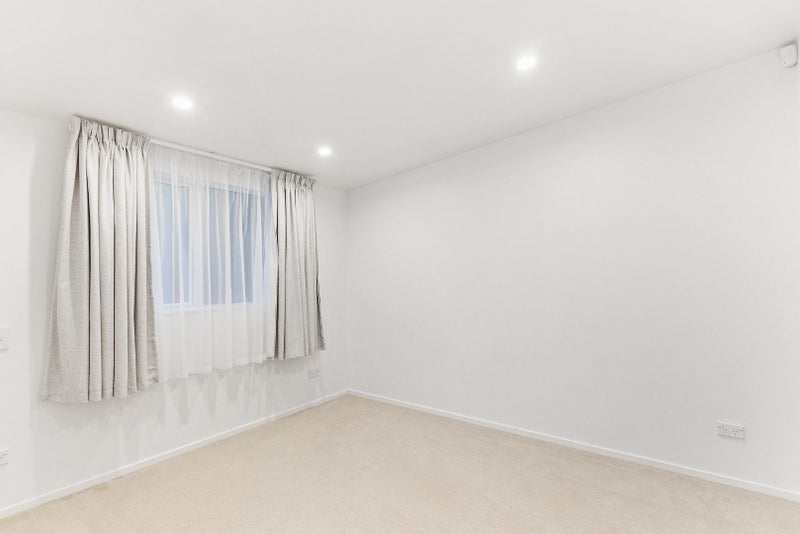 15 Peridot Place, Conifer Grove, Takanini - Carousel 11