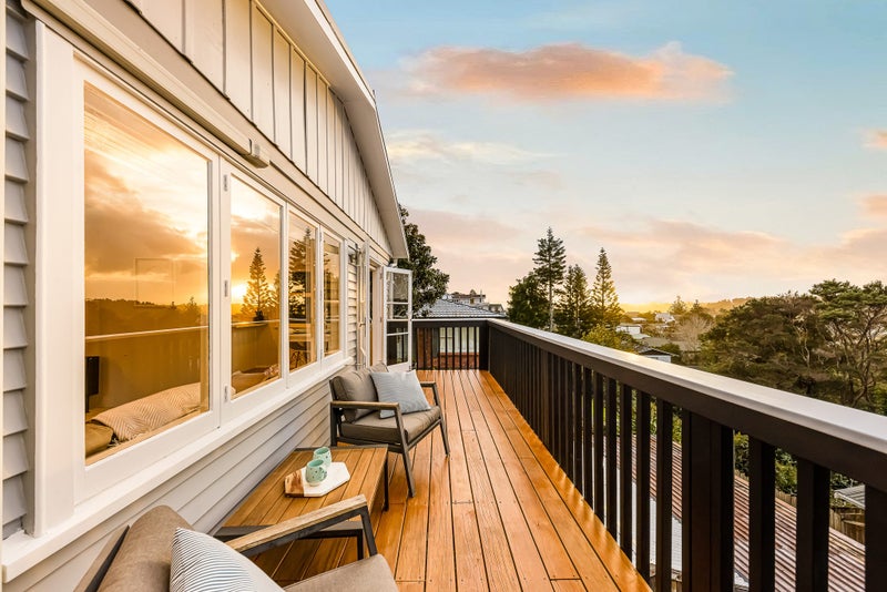 19 Seaview Road, Glenfield , Auckland - Carousel 2