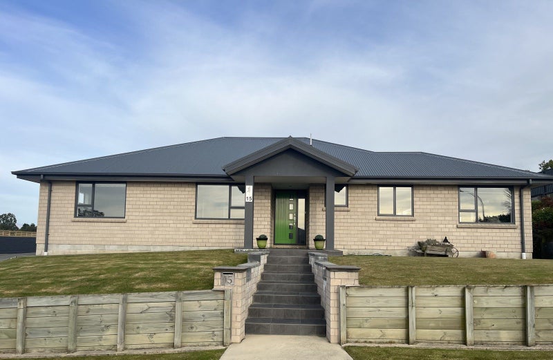 15 Dove Place, Holmes Hill, Oamaru - Carousel 1
