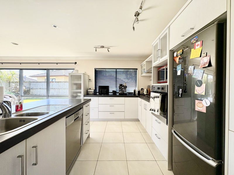 6 Bellshill Close, Wattle Downs, Auckland - Carousel 2