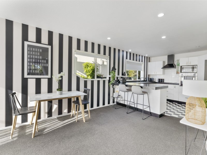 2/6 Pentonville Close, Westmorland, Christchurch - Carousel 1