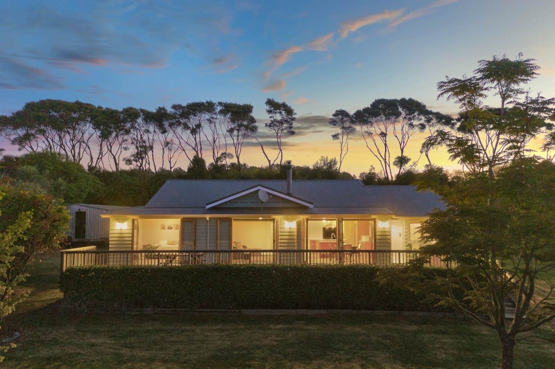 233 Muriwai Valley Road, Waimauku - Carousel 1