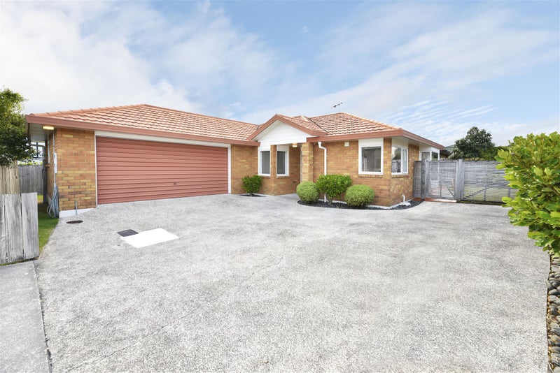 25 Heversham Place, Glendene, Auckland - Carousel 1