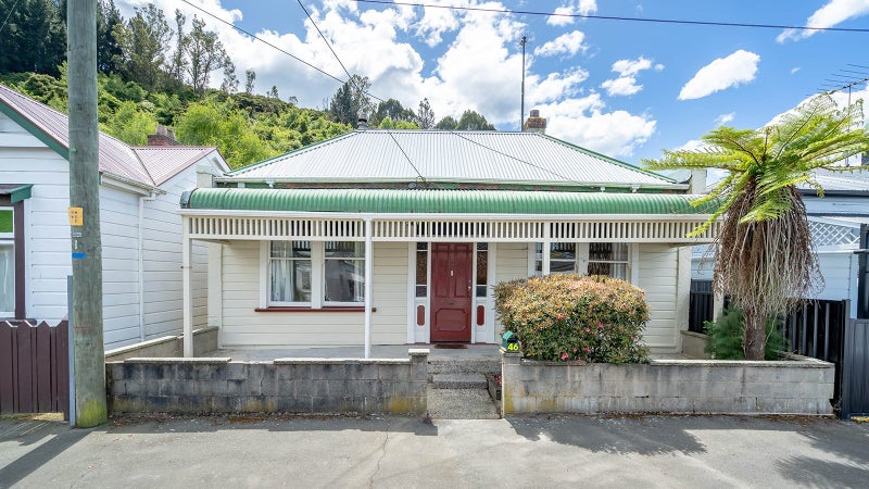 46 Selwyn Street, North East Valley, Dunedin - Carousel 1