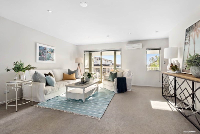 1/11 Hatfield Place, Albany Heights, Auckland - Carousel 2