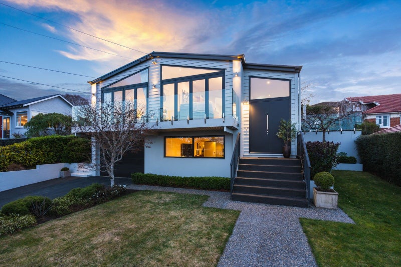 11 Pollock Street, Maori Hill, Dunedin - Carousel 1