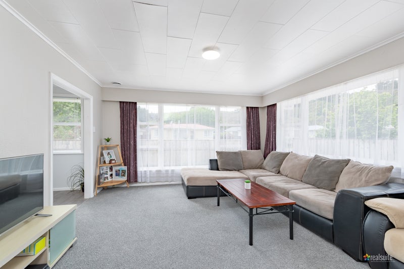 1/55 Hillside Drive, Maoribank, Upper Hutt - Carousel 2