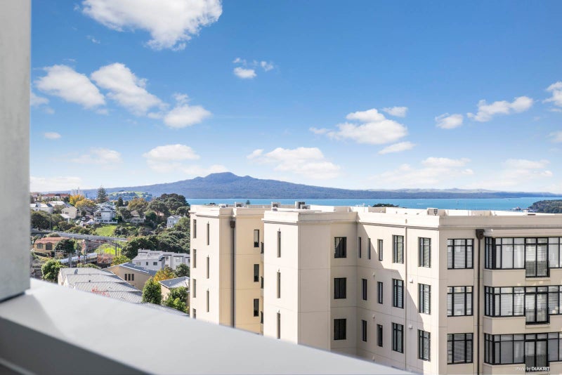 4/118 Broadway, Newmarket, Auckland - Carousel 1