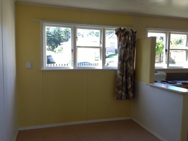 7 Lincoln Grove, Cannons Creek, Porirua - Carousel 1