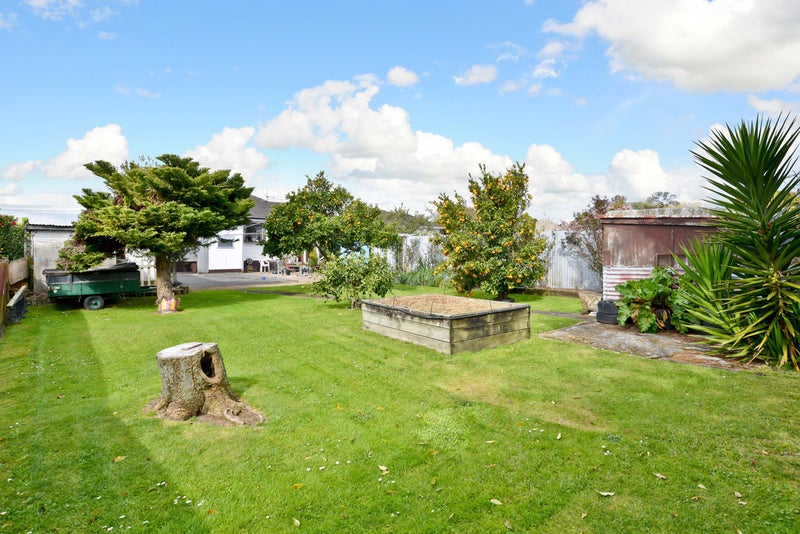 11 Nelson Street, Hamilton East, Hamilton - Carousel 22