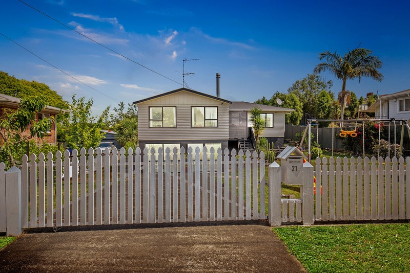 21 Rembrandt Place, Opaheke, Papakura - Carousel 2