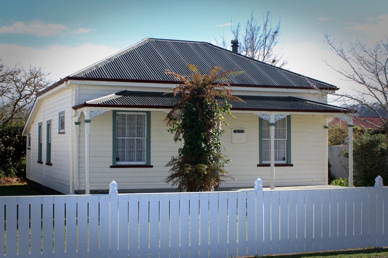 31 Mahoney Street, Whanganui East, Whanganui - Carousel 1