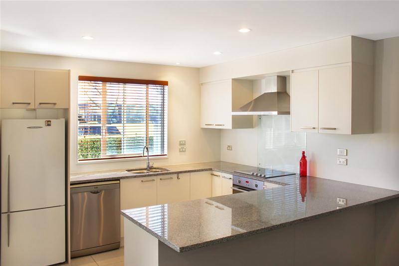7 Yew Tree Lane, Hillmorton, Christchurch - Carousel 2