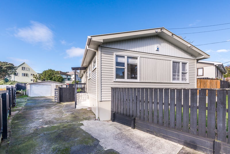 35 Levant Street, Cannons Creek, Porirua - Carousel 11