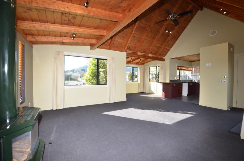 39 Balmoral Drive, Hilltop, Taupo - Carousel 2