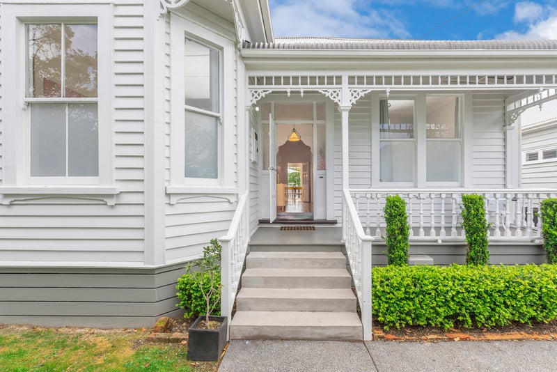 69 Burnley Terrace, Sandringham, Auckland - Carousel 1