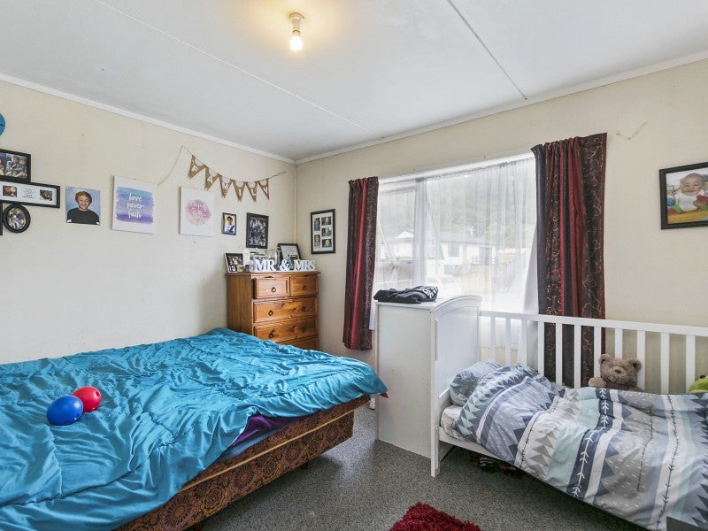 20 Newburn Grove, Wainuiomata, Lower Hutt - Carousel 10