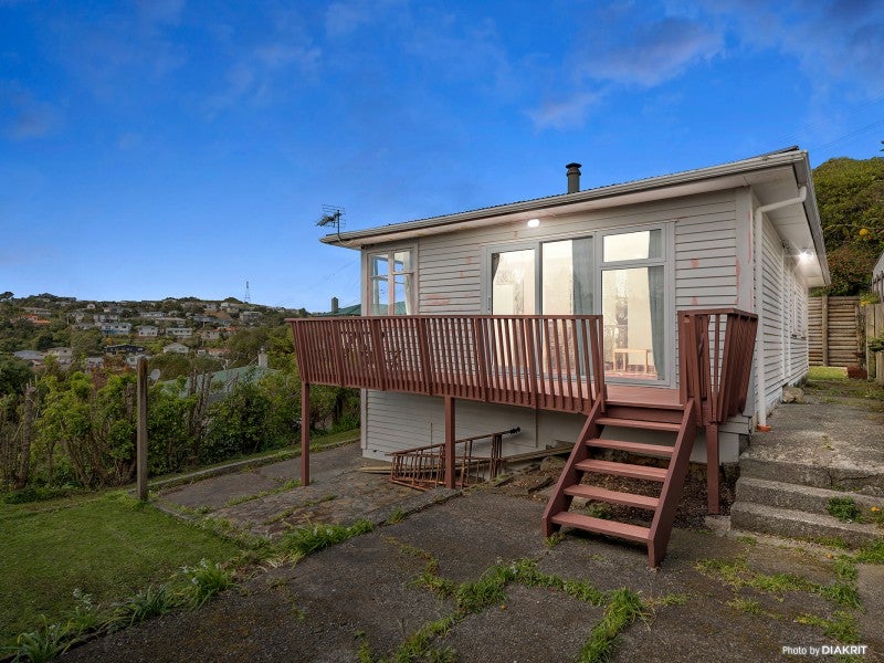 125 Ruskin Road, Newlands, Wellington - Carousel 1