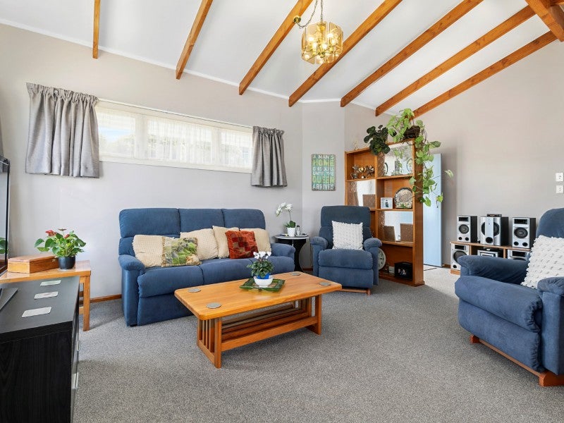 25 Bush Street, Gate Pa, Tauranga - Carousel 1