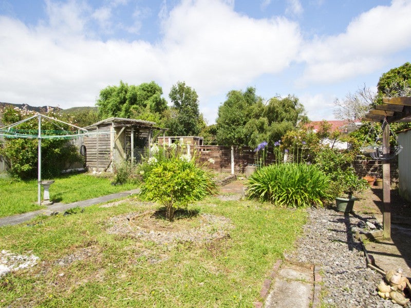 147 Waddington Drive, Naenae, Lower Hutt - Carousel 11
