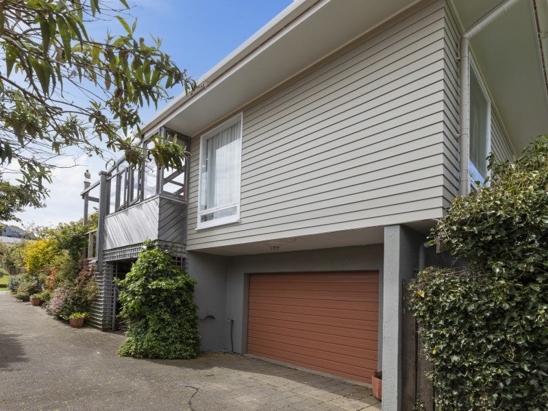 53 Oakleigh Street, Maungaraki, Lower Hutt - Carousel 1