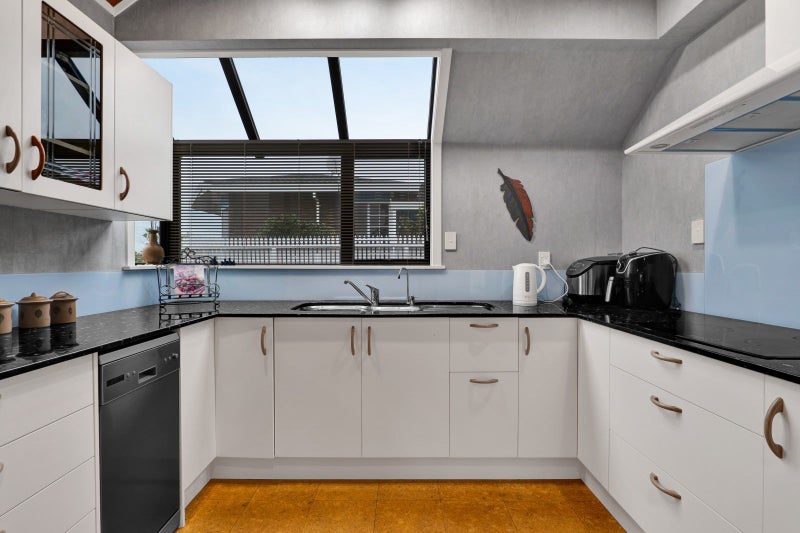 52 Bayly Road, Blagdon, New Plymouth - Carousel 50