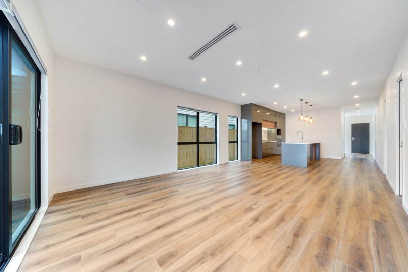 38 Ascent Street, Flat Bush, Auckland - Carousel 2