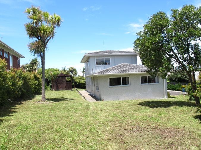 1/565 Beach RD, Murrays Bay, Auckland - Carousel 8