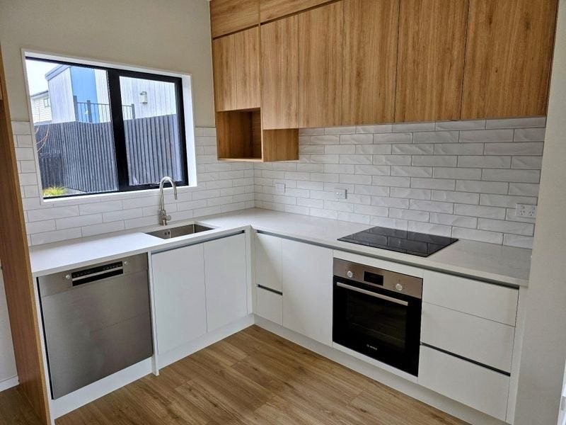 2/51 Point England Road, Point England, Auckland - Carousel 8