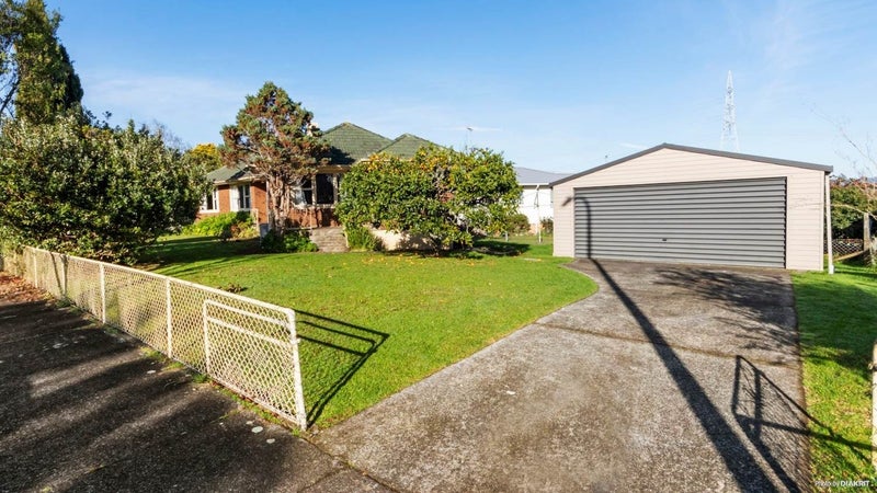 2 Oberon Place, Avondale, Auckland - Carousel 1