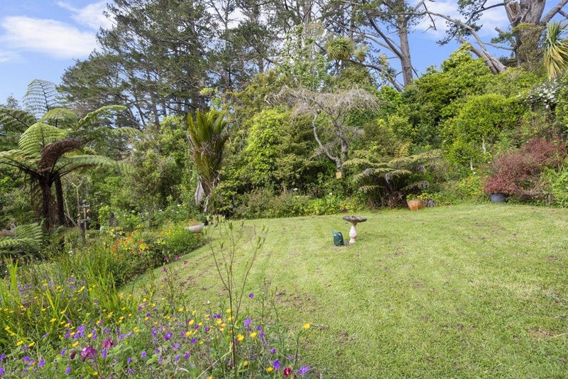 14 Cochran Road, Oratia, Auckland - Carousel 2