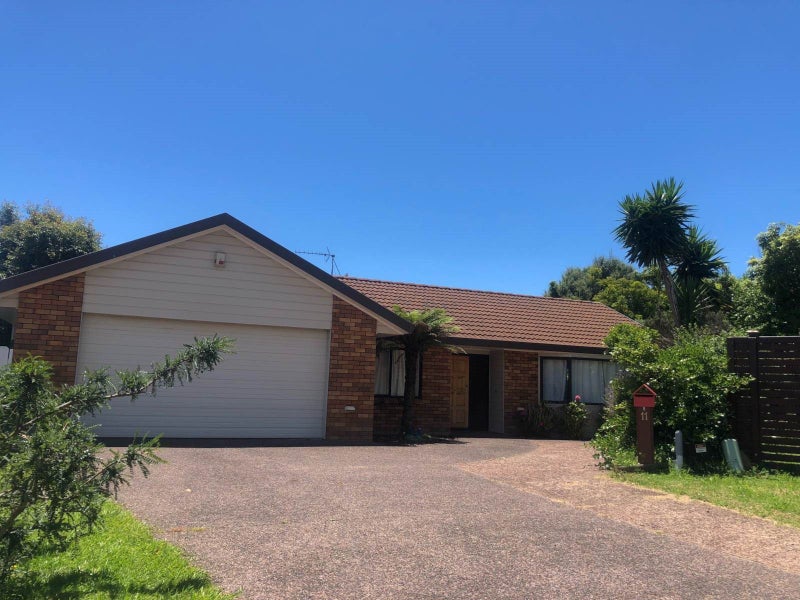 11 Chiania Place, Somerville, Manukau - Carousel 1