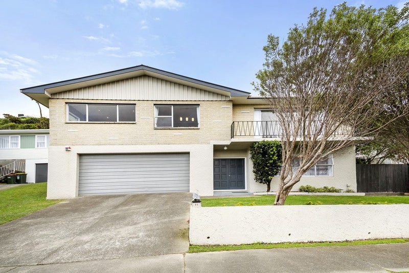11 Camellia Terrace, Maungaraki, Lower Hutt - Carousel 2