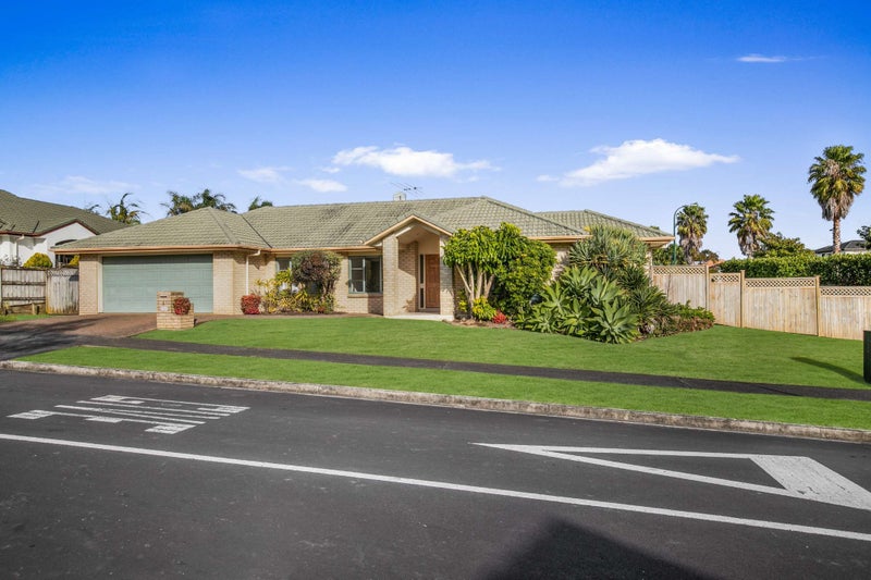 2 Heyington Way, East Tamaki Heights, Auckland - Carousel 1