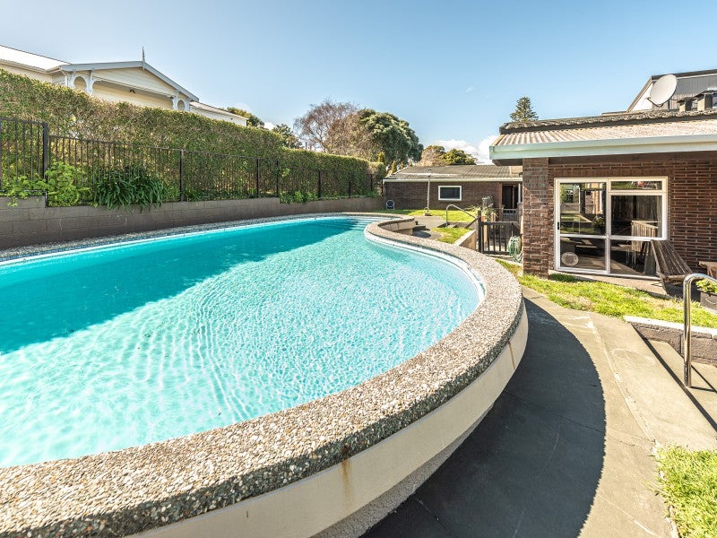 2 Virginia Heights, Otamatea, Whanganui - Carousel 1